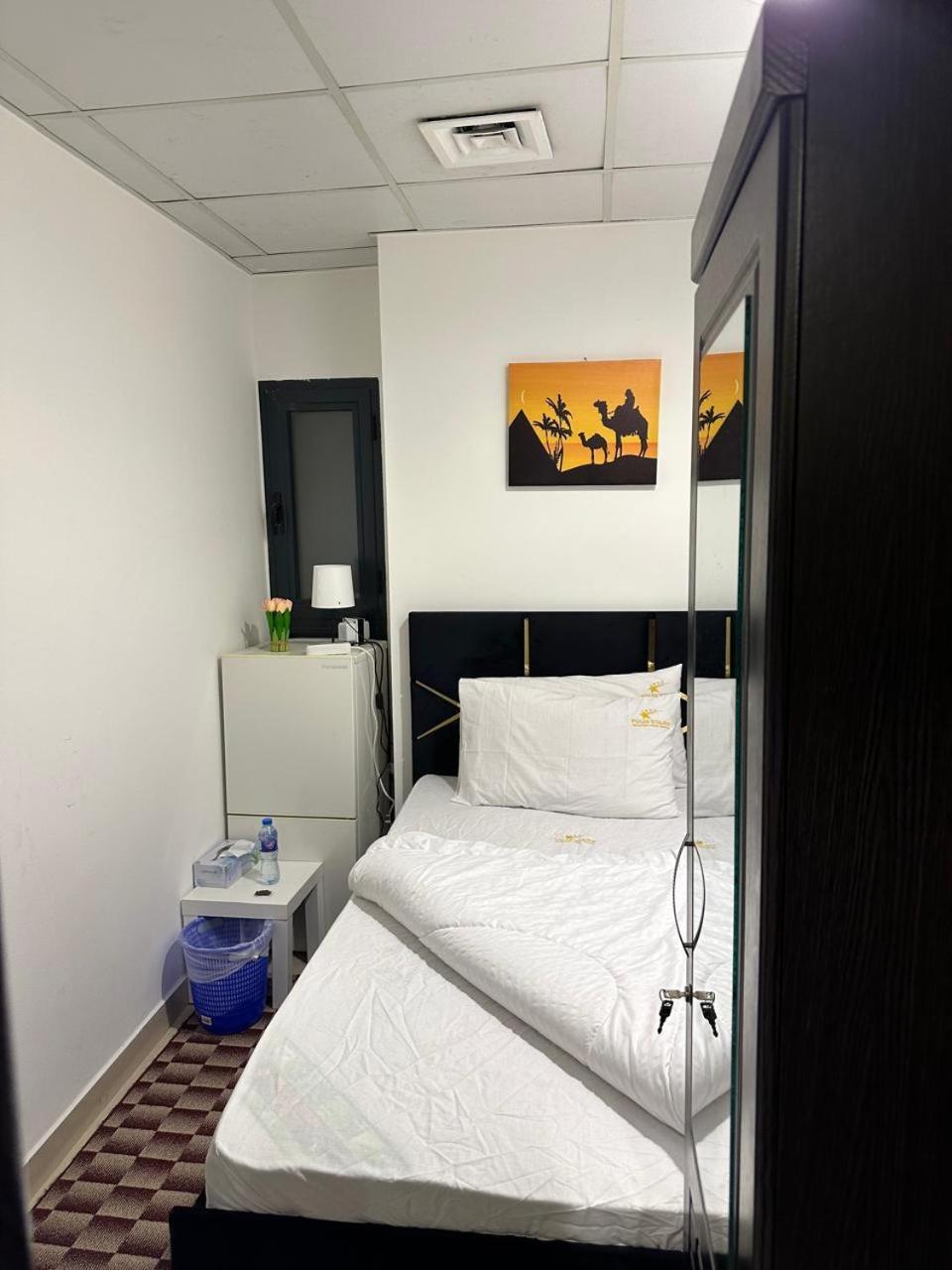 Four Stars Hostel 두바이 외부 사진