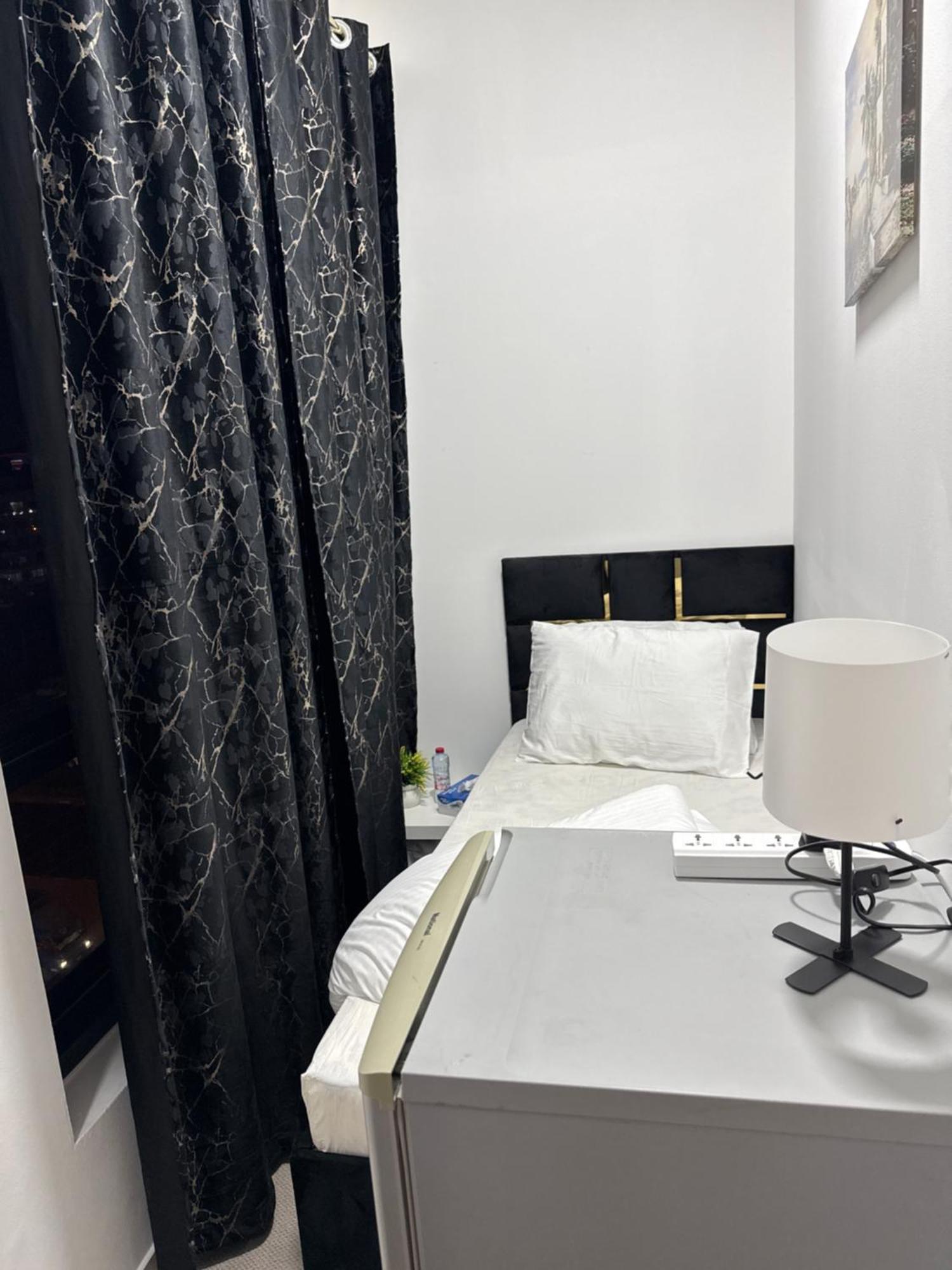 Four Stars Hostel 두바이 외부 사진